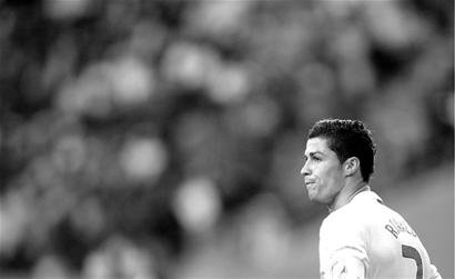 早报：千军万马过独木桥（早报：万人争渡独木桥）