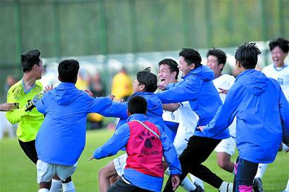 凯尔：我们完全可以踢得更好，但多特现在处在高强度赛程中（凯尔：多特赛程密集影响发挥，我们仍能踢得更好）