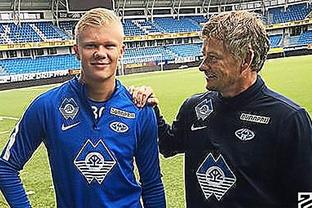 缺兵少将的上海海港，是中超唯一没有输给柔佛新山的球队（人手短缺仍不败，上海海港成中超唯一未输柔佛新山的球队）