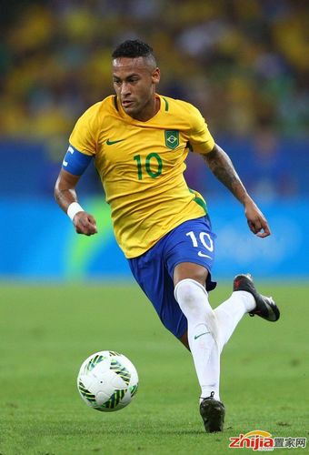 巴萨拖欠拜仁2000万莱万转会费？德雷森：已经付清了（德雷森回应巴萨欠款传闻：莱万转会费2000万已结清）