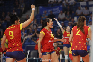 周定洋：这个赛季全队都有成长，每个起伏里大家都没放弃（周定洋：本赛季球队整体进步，起伏之中我们从未放弃）