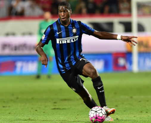 皇马1.5亿新星入选大名单！18岁天才中卫获首次征召，利物浦多特疯抢皇马死活不卖（18岁天才中卫首入皇马大名单：1.5亿新星遭利物浦、多特竞逐，皇马坚决留人）