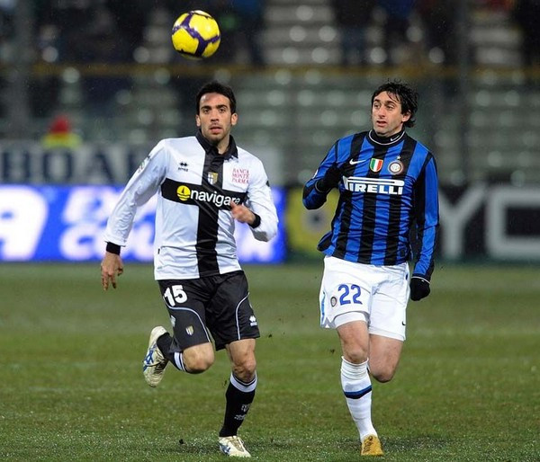 德甲半场：蒂尔曼1射1传，塔普索巴破门，沃尔夫斯堡0-3勒沃库森（半场战报：勒沃库森3-0领先沃尔夫斯堡，蒂尔曼传射，塔普索巴建功）