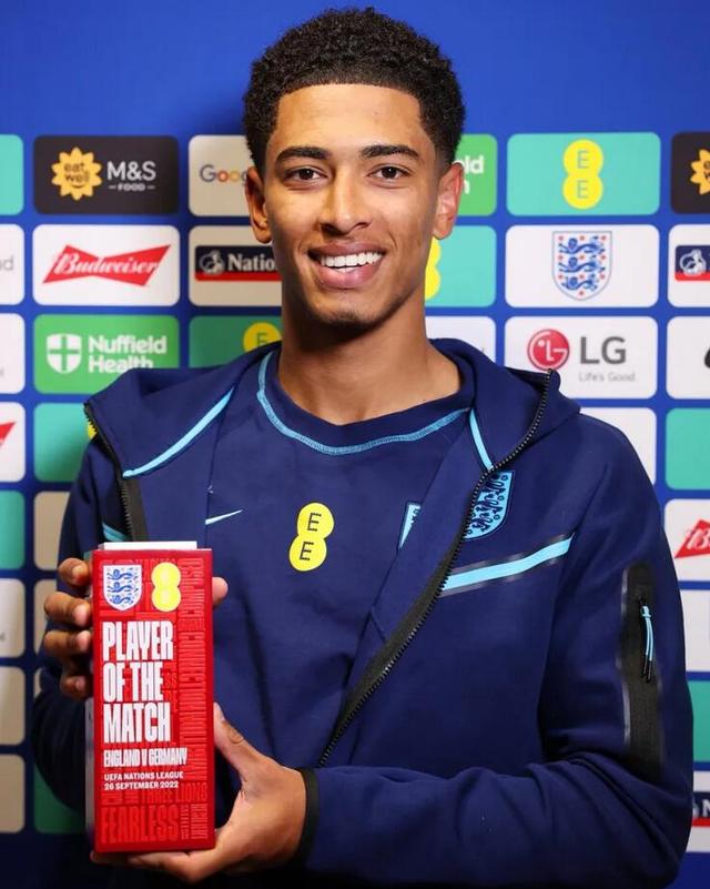 成都蓉城客场挑战神户胜利船，力争在亚冠赛场扭转颓势，力争晋级淘汰赛。（成都蓉城客战神户胜利船，力拼亚冠止颓冲击淘汰赛）