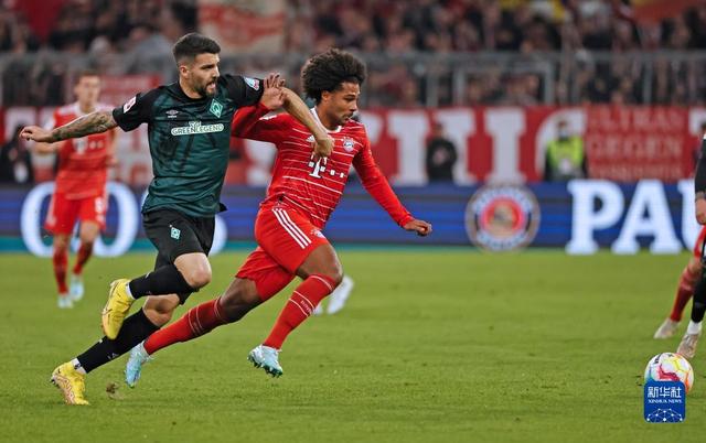 德天空：小腿肌肉受伤的伯卡特至少会缺席12月的比赛（德天空：伯卡特小腿肌肉受伤，至少无缘整个12月的比赛）