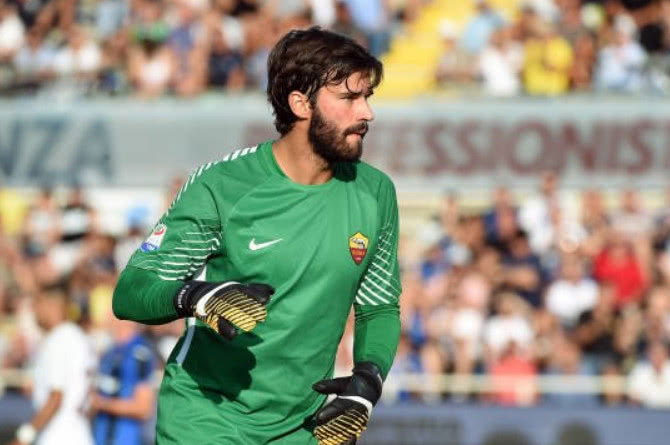 萨拉赫晒圣诞家庭照引争议，目前正随队征战非洲杯（晒圣诞家庭照惹争议，萨拉赫正随队征战非洲杯）